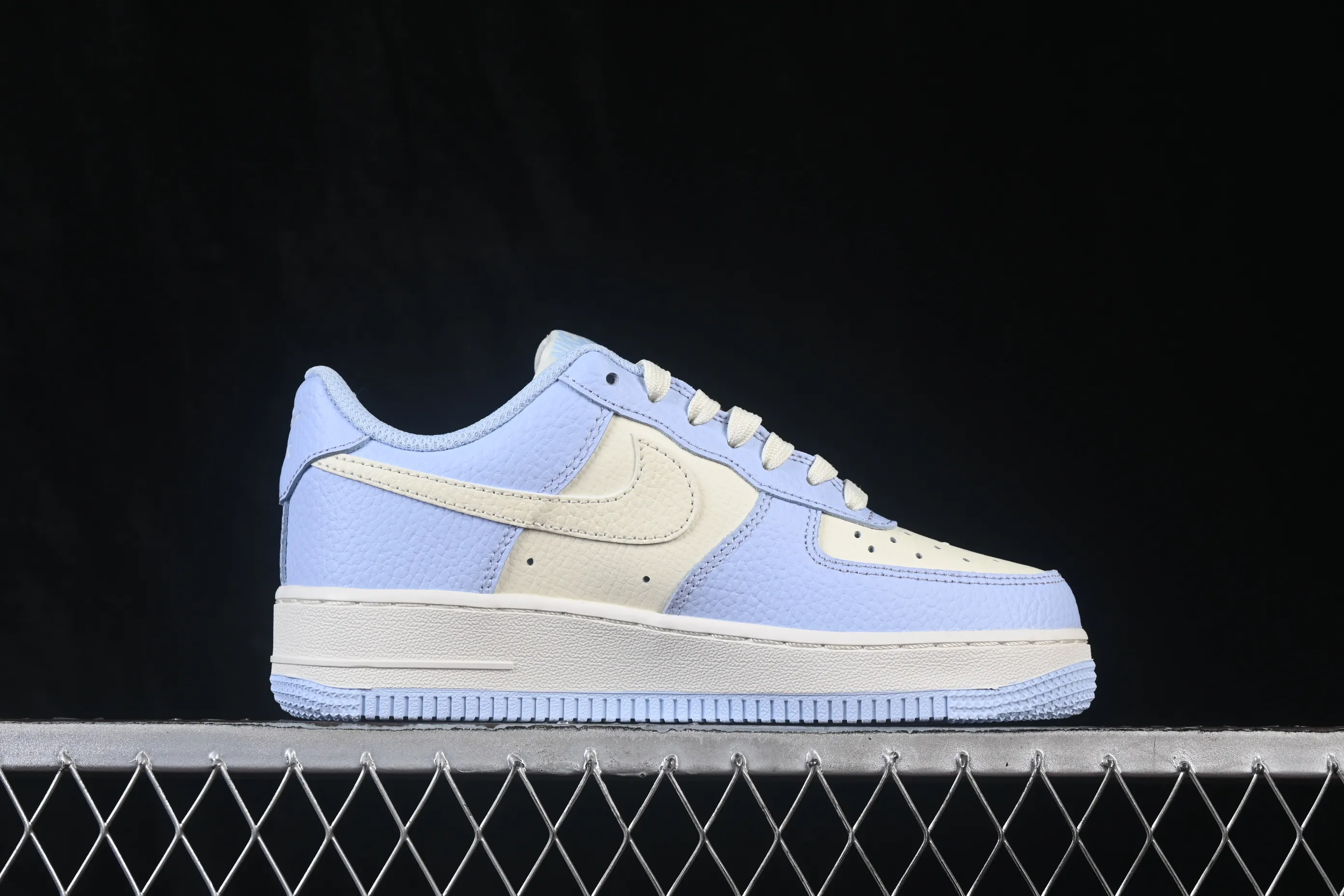All categories Nk Air Force 1 Air Force series Nk Air Force 1 Low Air Force low-top Nike Air Force 1'07 Low Air Force 1 low-top casual sneakers IV3222-400